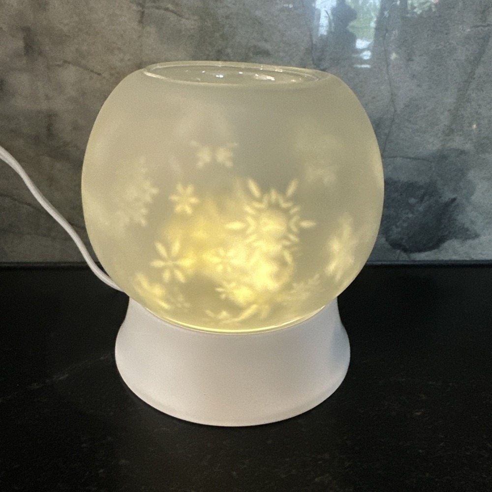 Partylite Snow‎ Flurry ScentGlow Wax Warmer NWT In Box Holiday Christmas Winter